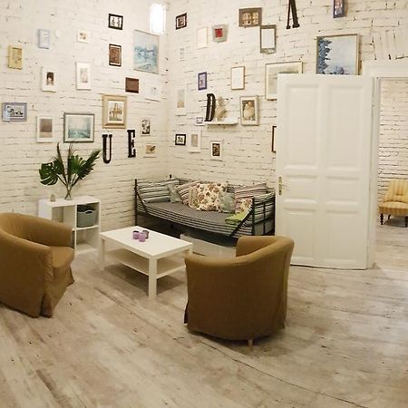Bpr Wolf Apartment With Terrace Budapeste Exterior foto