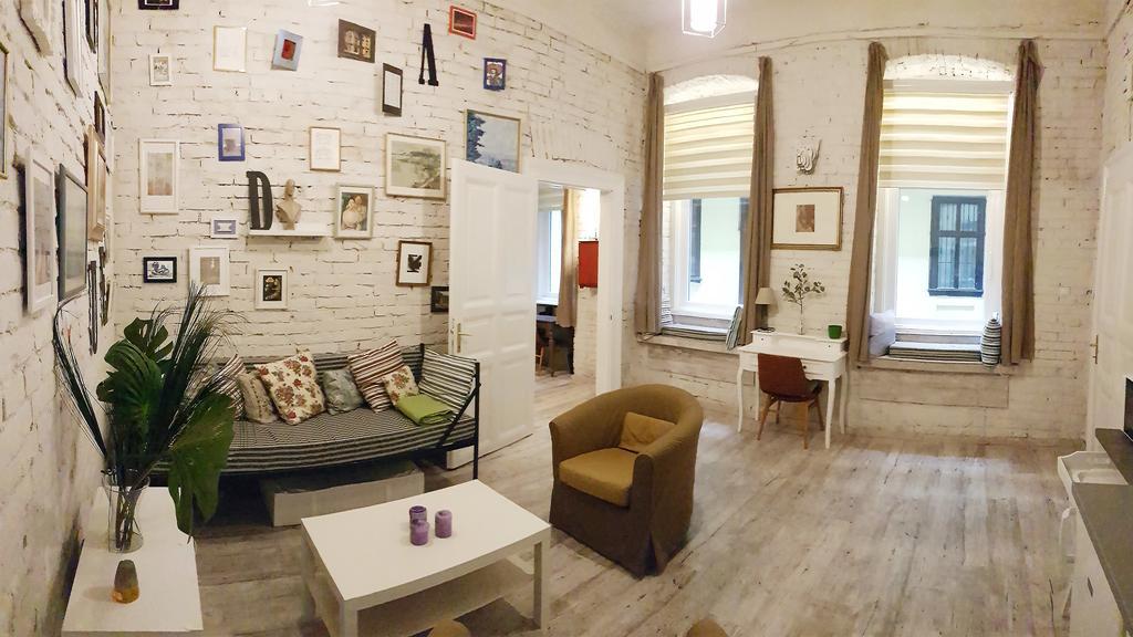Bpr Wolf Apartment With Terrace Budapeste Exterior foto