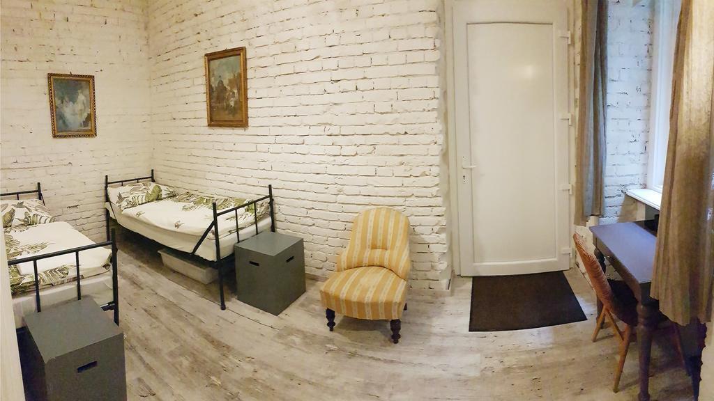 Bpr Wolf Apartment With Terrace Budapeste Exterior foto